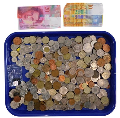 Lot 49 - Mixed British decimal and foreign coinage, and...