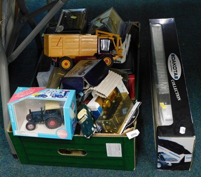 Lot 2092 - A quantity of diecast toy cars and lorries,...