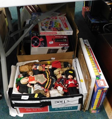 Lot 2096 - A quantity of toys and games, to include Who...