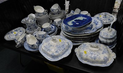 Lot 2135 - A collection of blue and white pottery, to...