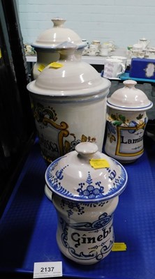 Lot 2137 - A small collection of Catalinian pottery, to...