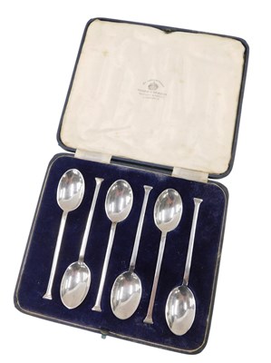 Lot 469 - A set of George V silver seal top coffee...