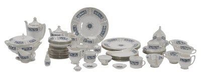 Lot 521 - A Coalport Revelry pattern part tea, dinner...