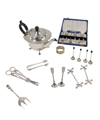 Lot 465 - A small group of silver plated...