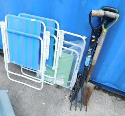 Lot 1605 - A selection of garden tools, to include forks,...