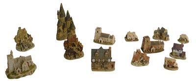 Lot 706 - A collection of David Winter and Lilliput Lane...