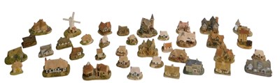 Lot 707 - A quantity of Lilliput Lane and David Winter...