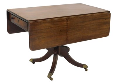 Lot 921 - An early 19thC mahogany Pembroke table, the...