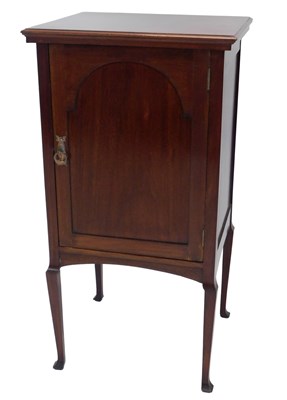 Lot 881 - An Edwardian mahogany pot cupboard, the top...