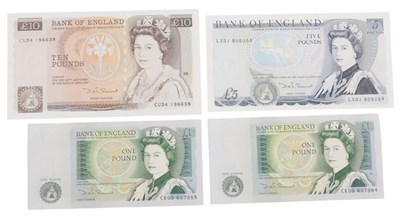 Lot 113 - A group of Bank of England banknotes, Chief...