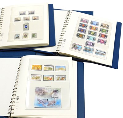 Lot 136 - Stamps.- Guernsey.- 3 Lindner albums complete,...