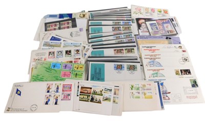 Lot 146 - Stamps.- a quantity of loose mixed GB,...