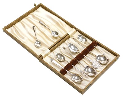 Lot 303 - Assorted silver golfing commemorative spoons,...