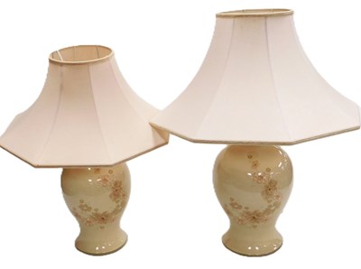 Lot 132 - A pair of Denby Sandalwood pattern pottery...