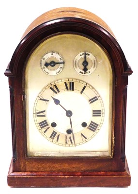Lot 450 - An Edwardian mahogany cased mantel clock,...