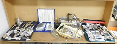 Lot 2001 - Various flatware, to include Old English...