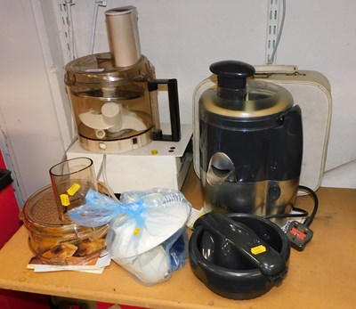 Lot 2105 - Kitchenalia, to include a Magimix 3500, a...
