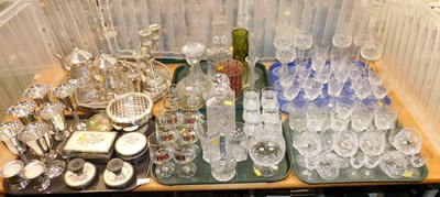 Lot 2131 - Glassware, to include a square cut glass...