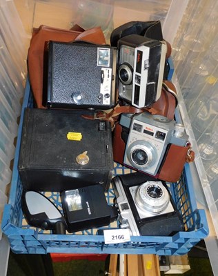 Lot 2166 - A group of cameras, to include a Kodak box...