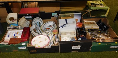 Lot 2176 - General household effects, to include dinner...