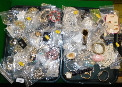 Lot 2197 - Costume jewellery, to include stone set rings,...