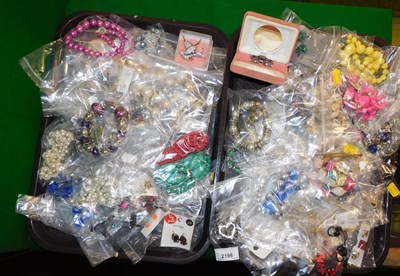 Lot 2198 - Costume jewellery, to include beaded and faux...