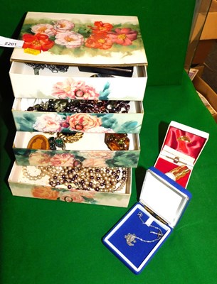 Lot 2201 - A four drawer jewellery chest, containing...