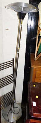 Lot 1015 - A Moda electric patio heater, together with a...