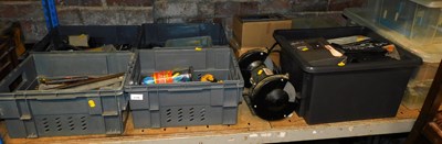 Lot 1139 - Various tools, to include a Performance bench...
