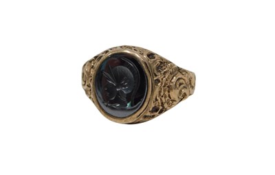 Lot 163 - A 9ct gold signet ring, the oval mirrored...
