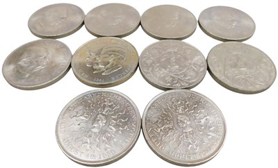 Lot 588 - Five Churchill commemorative crowns, together...