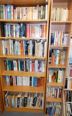 Lot 1099 - Various books, fiction, non-fiction, authors...