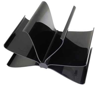 Lot 667 - A Kartell Front Page plastic magazine rack, 55....