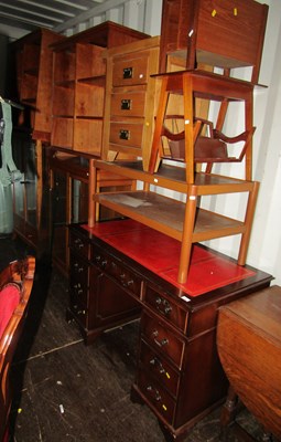 Lot 1009 - Furniture comprising a small contemporary oak...