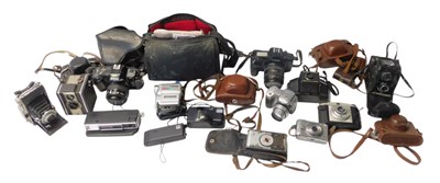 Lot 200 - Various cameras and optical related equipment,...