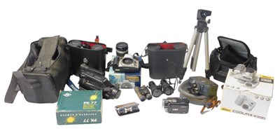Lot 202 - Various cameras and optical related equipment,...