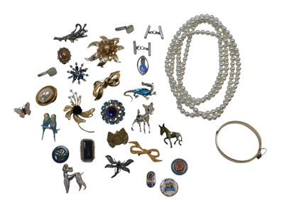 Lot 382 - A group of assorted costume jewellery, to...