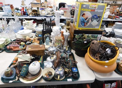 Lot 2029 - Household items and ceramics, including a...