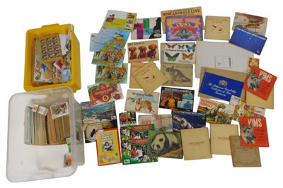 Lot 192 - A group of tea cards, to include Brooke Bond...