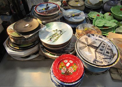 Lot 2115 - A group of collectors' plates, mainly unboxed....