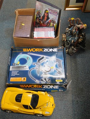 Lot 2076 - Miscellaneous items, including a Workzone...