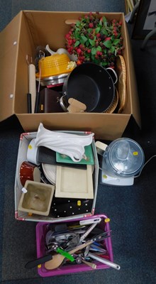 Lot 2091 - Household items, including a food processor,...