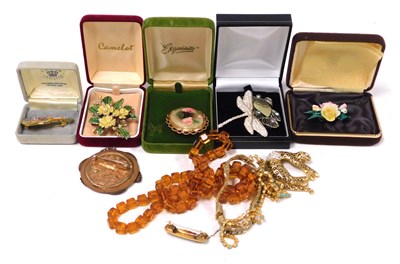 Lot 2253 - Costume jewellery, including floral brooches,...