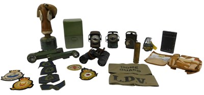 Lot 286 - A group of late 20thC militaria, including a...