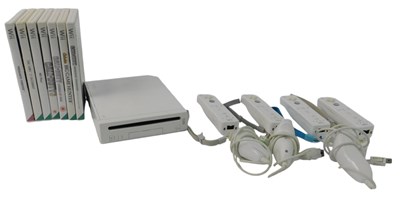 Lot 290 - A Nintendo Wii console, with various...