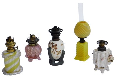 Lot 528 - Five Victorian and later small oil lamps,...