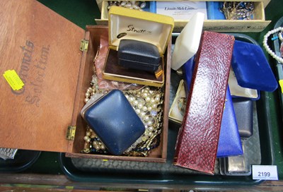 Lot 2199 - Costume jewellery, including simulated pearl...