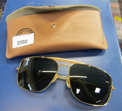 Lot 2202 - A pair of gentleman's Rayban glasses.