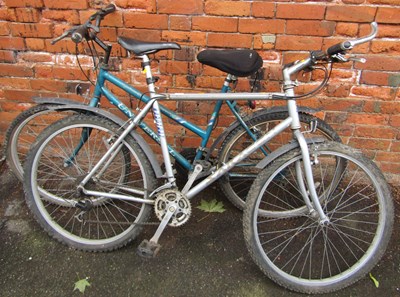 Lot 1128 - A gentleman's mountain bike, and a lady's...