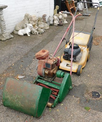 Lot 1133 - A McCulloch 450 series 148cc petrol lawn mower,...